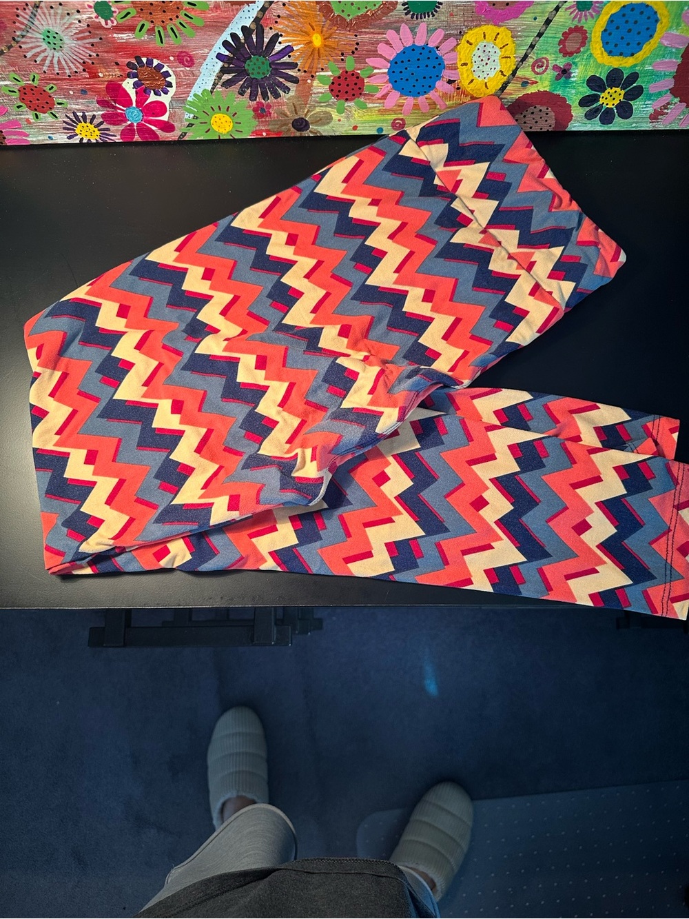 LuLaRoe Zigzag Leggings in Pink, grey & yellow